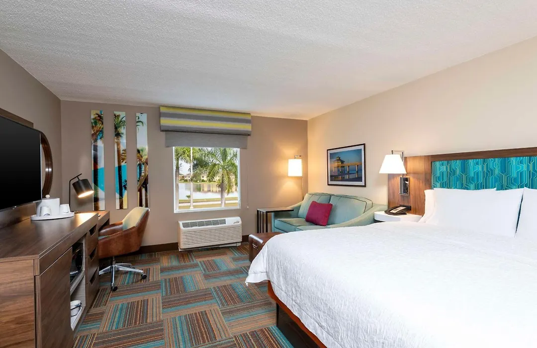 Hampton Inn & Suites Fort Myers-Colonial Boulevard-1